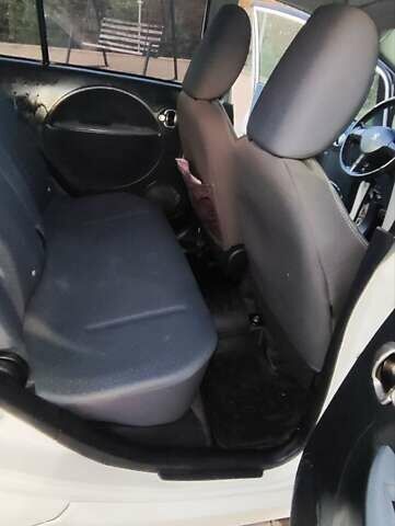 Белый Пежо иOн, объемом двигателя 0 л и пробегом 102 тыс. км за 4500 $, фото 14 на Automoto.ua