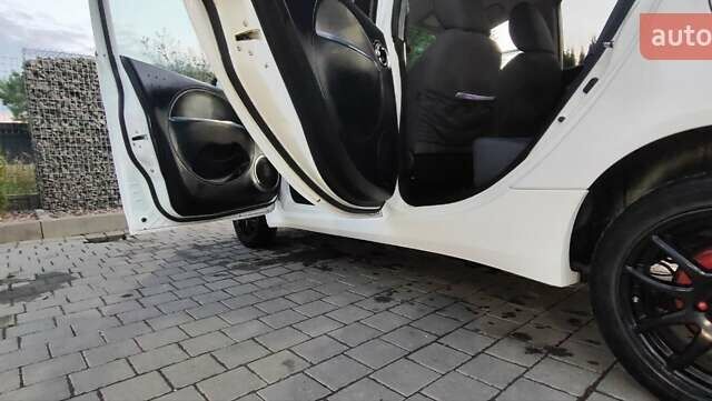 Белый Пежо иOн, объемом двигателя 0 л и пробегом 102 тыс. км за 4500 $, фото 11 на Automoto.ua