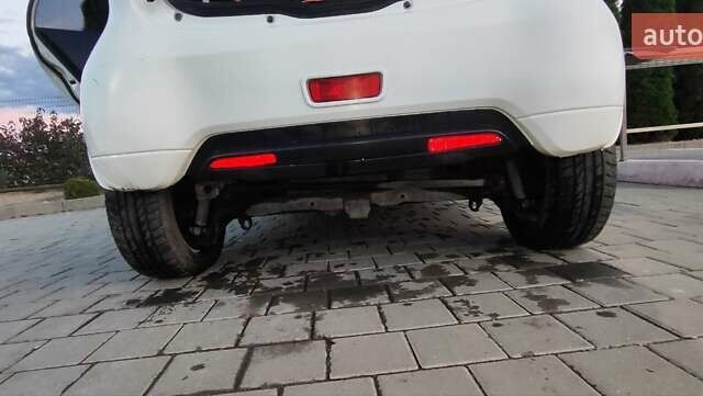 Белый Пежо иOн, объемом двигателя 0 л и пробегом 102 тыс. км за 4500 $, фото 12 на Automoto.ua