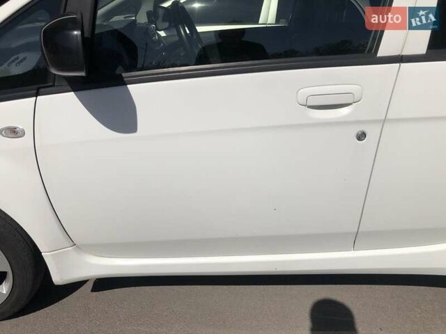 Білий Пежо iOн, об'ємом двигуна 0 л та пробігом 80 тис. км за 4899 $, фото 4 на Automoto.ua