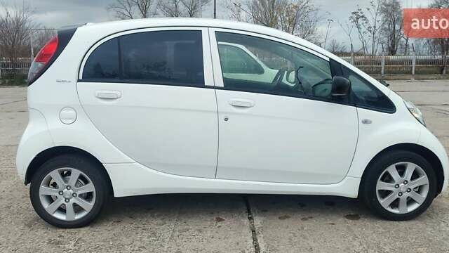 Білий Пежо iOн, об'ємом двигуна 0 л та пробігом 77 тис. км за 5400 $, фото 6 на Automoto.ua