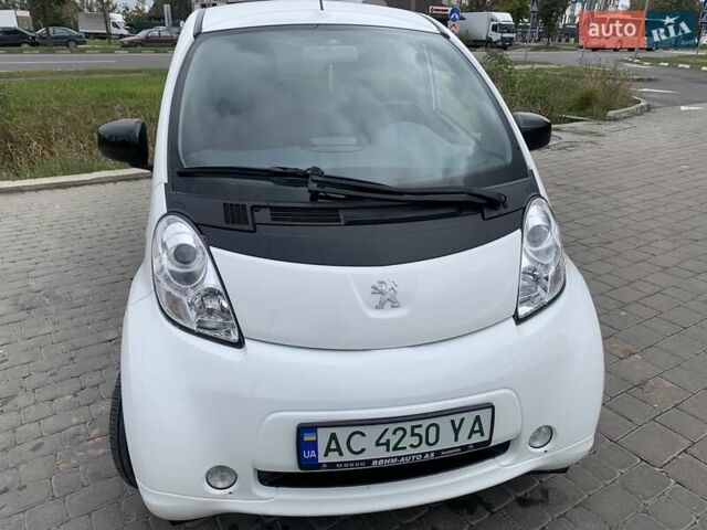 Пежо iOн 2014 у Луцьку на Automoto.ua Білий Пежо iOн, об'ємом двигуна 0 л та пробігом 49 тис. км за 4950 $, фото 13 на Automoto.ua