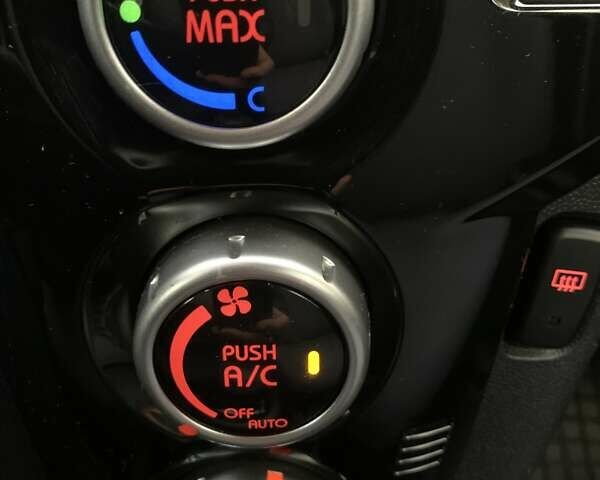 Пежо iOн 2014 у Луцьку на Automoto.ua Білий Пежо iOн, об'ємом двигуна 0 л та пробігом 49 тис. км за 4950 $, фото 24 на Automoto.ua