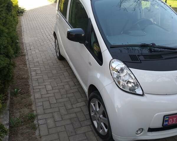 Білий Пежо iOн, об'ємом двигуна 0 л та пробігом 89 тис. км за 5400 $, фото 1 на Automoto.ua