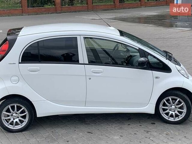 Пежо iOн 2014 у Луцьку на Automoto.ua Білий Пежо iOн, об'ємом двигуна 0 л та пробігом 49 тис. км за 4950 $, фото 20 на Automoto.ua