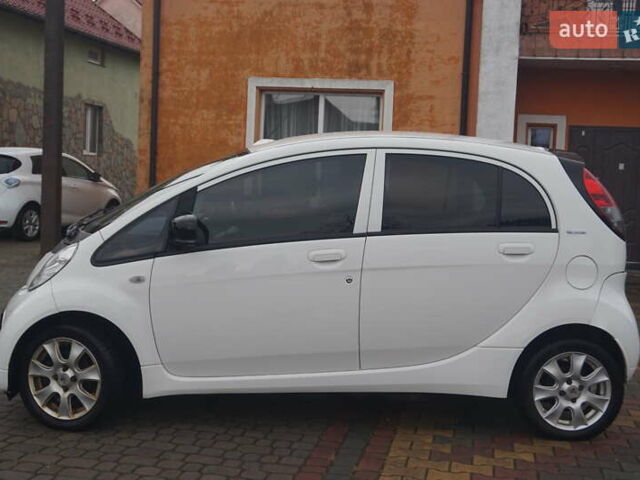 Белый Пежо иOн, объемом двигателя 0 л и пробегом 103 тыс. км за 4200 $, фото 10 на Automoto.ua