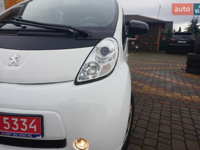 Белый Пежо иOн, объемом двигателя 0 л и пробегом 103 тыс. км за 4200 $, фото 19 на Automoto.ua