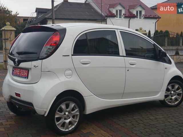 Белый Пежо иOн, объемом двигателя 0 л и пробегом 103 тыс. км за 4200 $, фото 6 на Automoto.ua