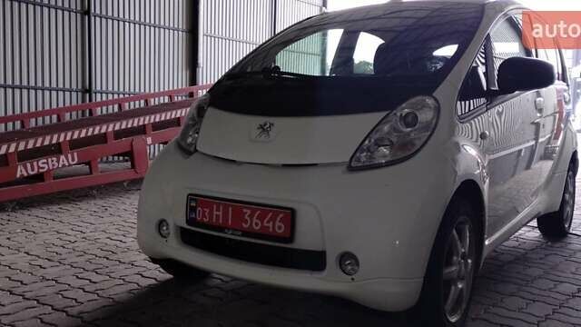 Белый Пежо иOн, объемом двигателя 0 л и пробегом 93 тыс. км за 4600 $, фото 5 на Automoto.ua