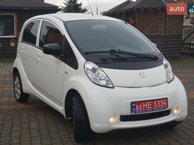 Белый Пежо иOн, объемом двигателя 0 л и пробегом 103 тыс. км за 4200 $, фото 3 на Automoto.ua