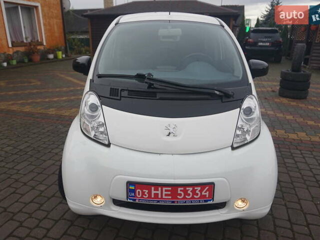 Белый Пежо иOн, объемом двигателя 0 л и пробегом 103 тыс. км за 4200 $, фото 12 на Automoto.ua