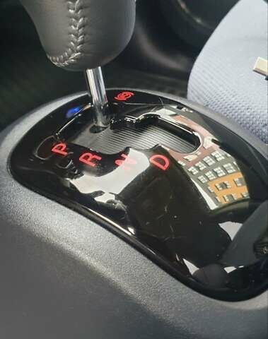 Белый Пежо иOн, объемом двигателя 0 л и пробегом 77 тыс. км за 4950 $, фото 31 на Automoto.ua