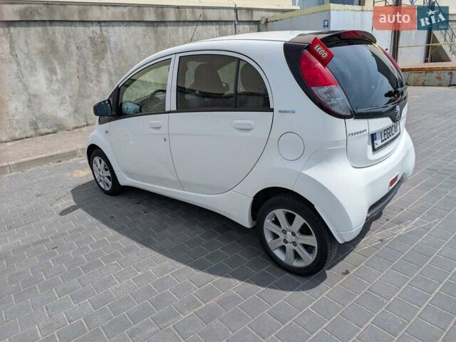 Білий Пежо iOн, об'ємом двигуна 0 л та пробігом 100 тис. км за 4900 $, фото 2 на Automoto.ua