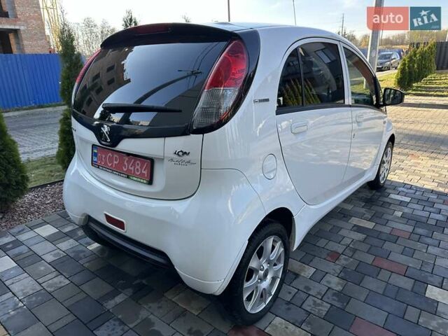 Белый Пежо иOн, объемом двигателя 0 л и пробегом 67 тыс. км за 4999 $, фото 3 на Automoto.ua