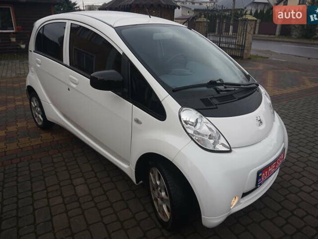 Белый Пежо иOн, объемом двигателя 0 л и пробегом 103 тыс. км за 4200 $, фото 13 на Automoto.ua