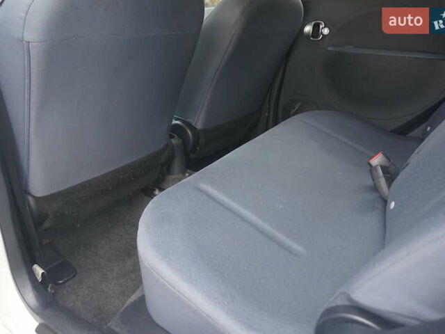 Белый Пежо иOн, объемом двигателя 0 л и пробегом 103 тыс. км за 4200 $, фото 42 на Automoto.ua