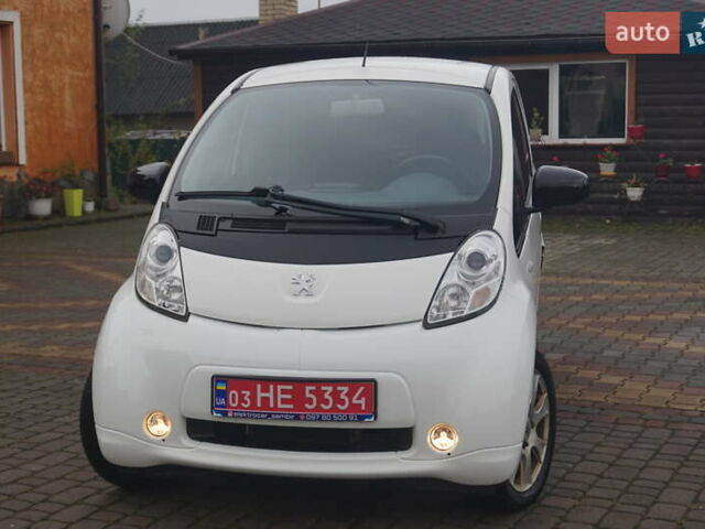 Белый Пежо иOн, объемом двигателя 0 л и пробегом 103 тыс. км за 4200 $, фото 2 на Automoto.ua