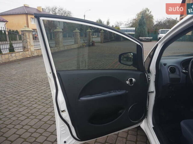 Белый Пежо иOн, объемом двигателя 0 л и пробегом 103 тыс. км за 4200 $, фото 23 на Automoto.ua