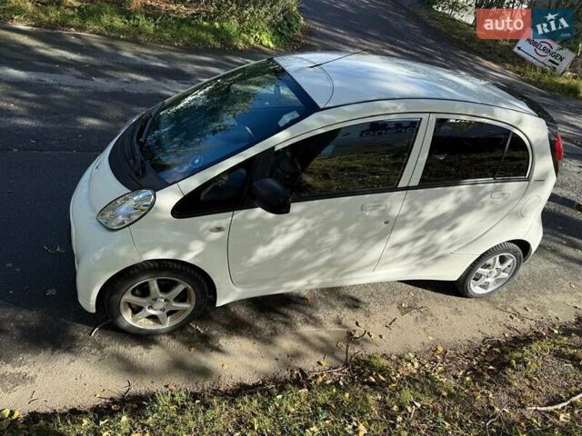 Белый Пежо иOн, объемом двигателя 0 л и пробегом 93 тыс. км за 4600 $, фото 15 на Automoto.ua