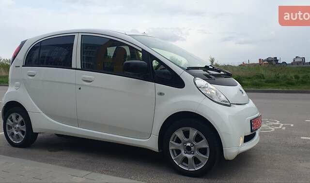 Белый Пежо иOн, объемом двигателя 0 л и пробегом 77 тыс. км за 4950 $, фото 15 на Automoto.ua