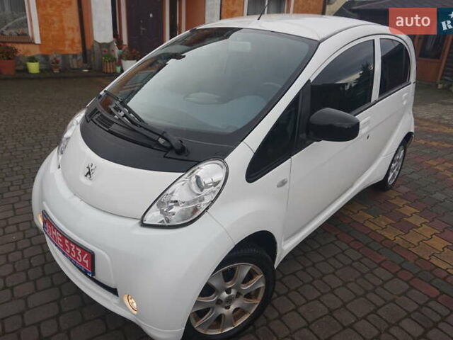 Белый Пежо иOн, объемом двигателя 0 л и пробегом 103 тыс. км за 4200 $, фото 11 на Automoto.ua
