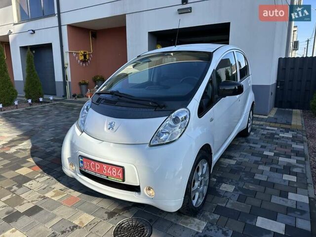 Белый Пежо иOн, объемом двигателя 0 л и пробегом 67 тыс. км за 4999 $, фото 1 на Automoto.ua
