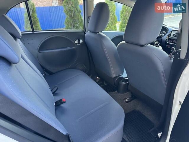 Белый Пежо иOн, объемом двигателя 0 л и пробегом 67 тыс. км за 4999 $, фото 8 на Automoto.ua