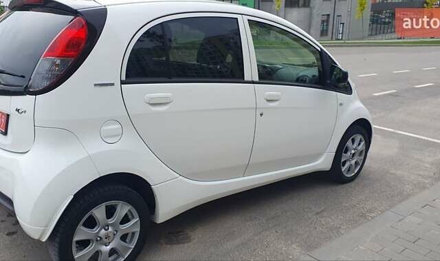 Белый Пежо иOн, объемом двигателя 0 л и пробегом 77 тыс. км за 4950 $, фото 17 на Automoto.ua