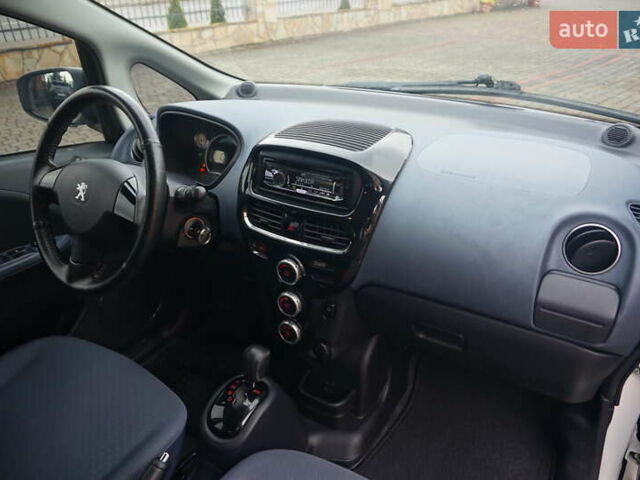 Белый Пежо иOн, объемом двигателя 0 л и пробегом 103 тыс. км за 4200 $, фото 37 на Automoto.ua