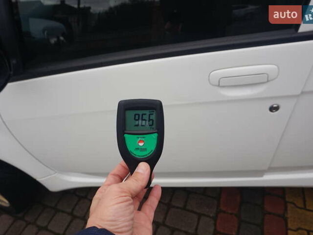 Белый Пежо иOн, объемом двигателя 0 л и пробегом 103 тыс. км за 4200 $, фото 54 на Automoto.ua