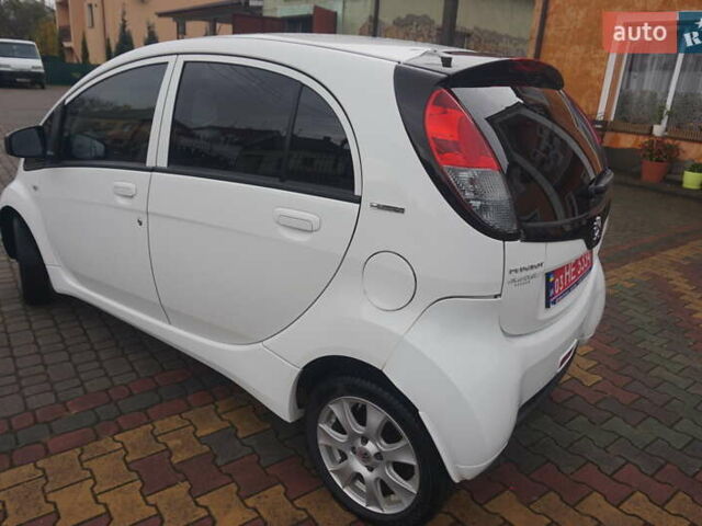 Белый Пежо иOн, объемом двигателя 0 л и пробегом 103 тыс. км за 4200 $, фото 17 на Automoto.ua