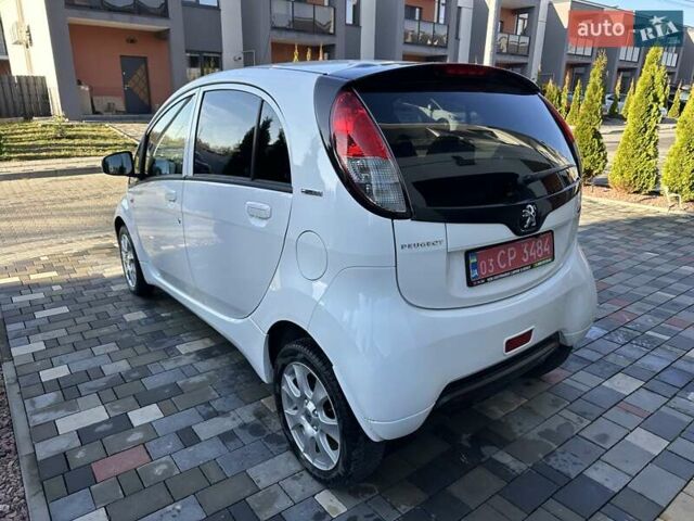 Белый Пежо иOн, объемом двигателя 0 л и пробегом 67 тыс. км за 4999 $, фото 4 на Automoto.ua