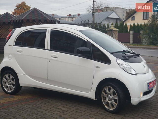 Белый Пежо иOн, объемом двигателя 0 л и пробегом 103 тыс. км за 4200 $, фото 4 на Automoto.ua