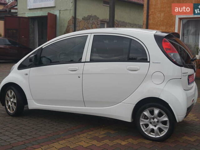 Белый Пежо иOн, объемом двигателя 0 л и пробегом 103 тыс. км за 4200 $, фото 9 на Automoto.ua