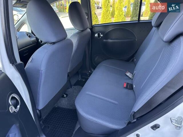 Белый Пежо иOн, объемом двигателя 0 л и пробегом 67 тыс. км за 4999 $, фото 6 на Automoto.ua