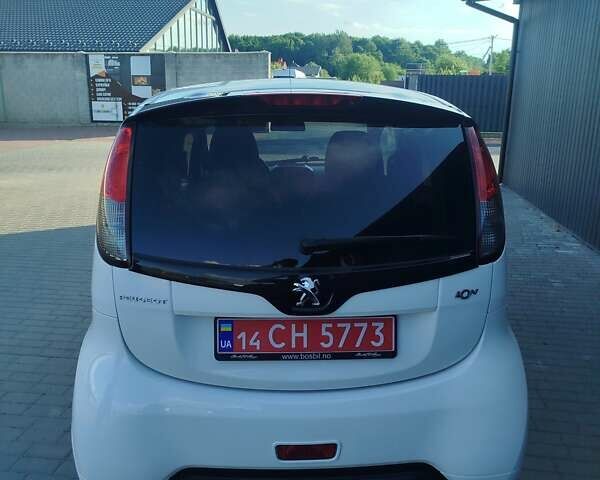 Білий Пежо iOн, об'ємом двигуна 0 л та пробігом 65 тис. км за 5100 $, фото 22 на Automoto.ua