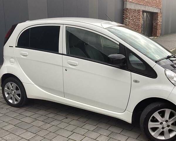 Білий Пежо iOн, об'ємом двигуна 0 л та пробігом 89 тис. км за 5199 $, фото 7 на Automoto.ua