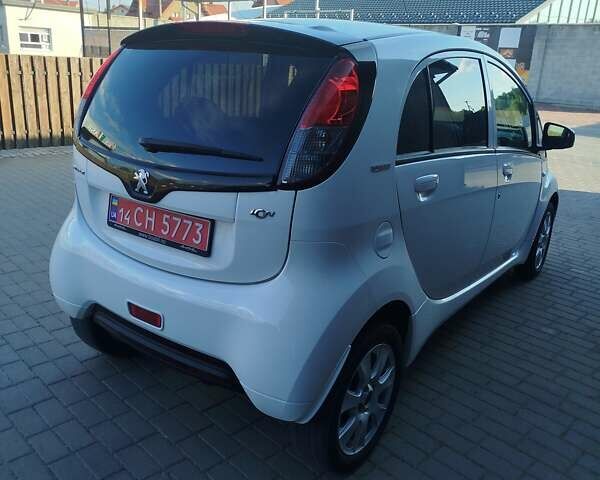 Білий Пежо iOн, об'ємом двигуна 0 л та пробігом 65 тис. км за 5100 $, фото 5 на Automoto.ua