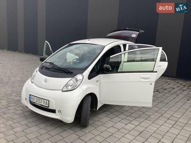 Білий Пежо iOн, об'ємом двигуна 0 л та пробігом 89 тис. км за 5199 $, фото 12 на Automoto.ua