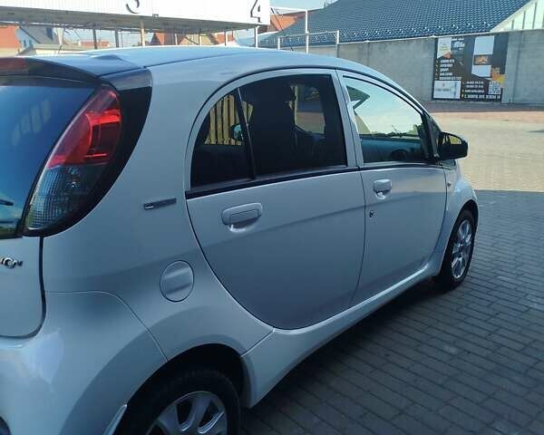Білий Пежо iOн, об'ємом двигуна 0 л та пробігом 65 тис. км за 5100 $, фото 10 на Automoto.ua