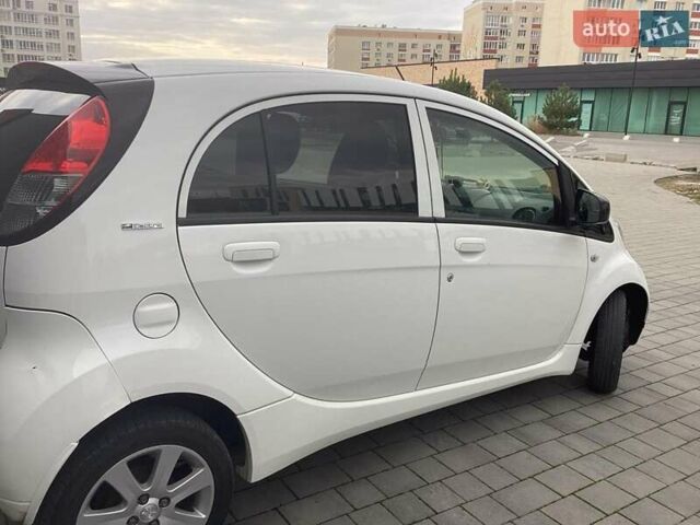 Білий Пежо iOн, об'ємом двигуна 0 л та пробігом 89 тис. км за 5199 $, фото 6 на Automoto.ua