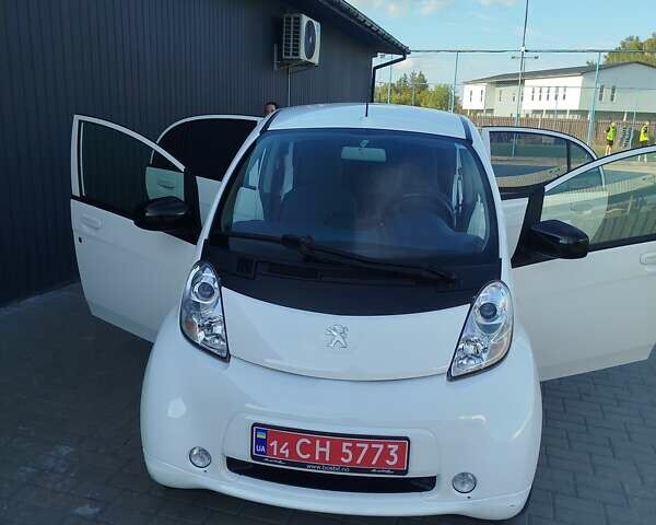 Білий Пежо iOн, об'ємом двигуна 0 л та пробігом 65 тис. км за 5100 $, фото 15 на Automoto.ua