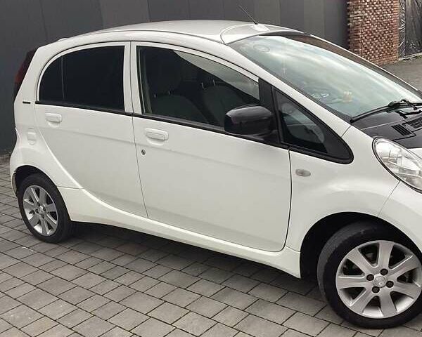 Білий Пежо iOн, об'ємом двигуна 0 л та пробігом 89 тис. км за 5199 $, фото 4 на Automoto.ua