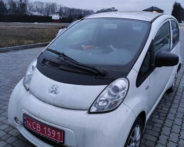 Білий Пежо iOн, об'ємом двигуна 0 л та пробігом 30 тис. км за 4999 $, фото 1 на Automoto.ua