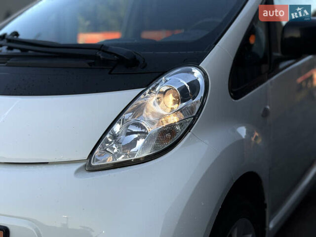 Білий Пежо iOн, об'ємом двигуна 0 л та пробігом 85 тис. км за 5650 $, фото 5 на Automoto.ua