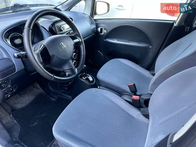 Белый Пежо иOн, объемом двигателя 0 л и пробегом 74 тыс. км за 4899 $, фото 3 на Automoto.ua