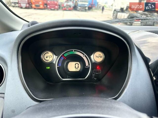 Белый Пежо иOн, объемом двигателя 0 л и пробегом 74 тыс. км за 4899 $, фото 4 на Automoto.ua