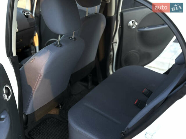 Білий Пежо iOн, об'ємом двигуна 0 л та пробігом 85 тис. км за 5650 $, фото 31 на Automoto.ua