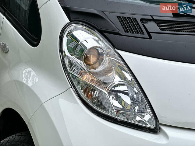 Белый Пежо иOн, объемом двигателя 0 л и пробегом 55 тыс. км за 7999 $, фото 19 на Automoto.ua
