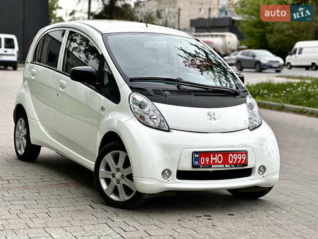 Белый Пежо иOн, объемом двигателя 0 л и пробегом 55 тыс. км за 7999 $, фото 1 на Automoto.ua
